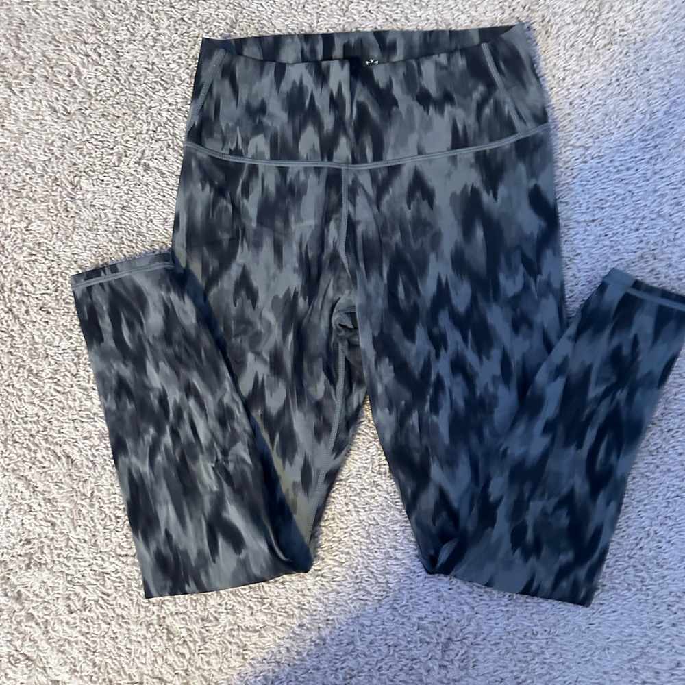 Evereve grey design leggings